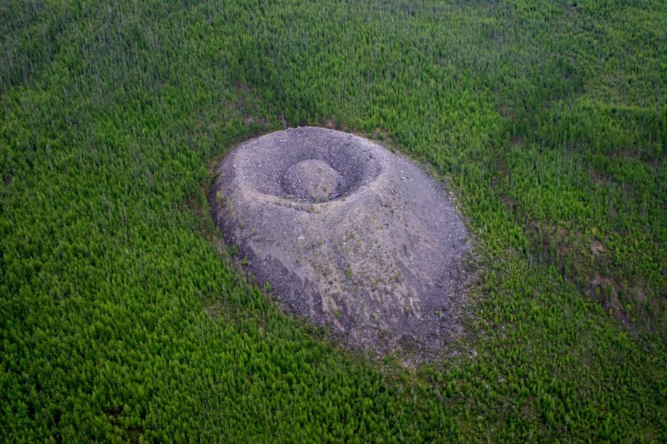 パトムスキー・クレーター:シベリア・タイガの奥深く、地質学がいまだ名づけられない「大地の傷」