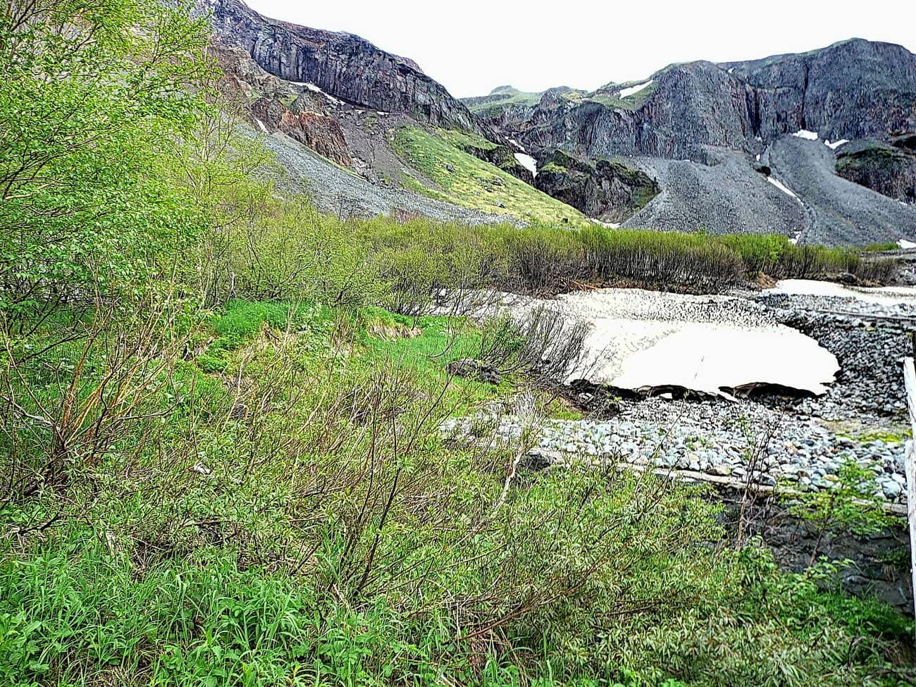 천지를 품은 거대한 화산을 또 다른 각도에서 바라본 모습. (lienyuan lee / CC BY 3.0)