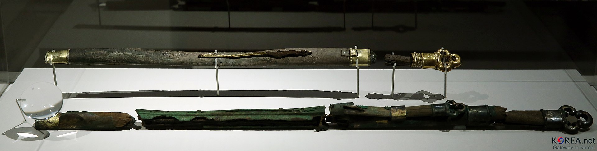 「尒斯智王」の銘が刻まれた環頭大刀の実物 —— 名を明かしたその大刀